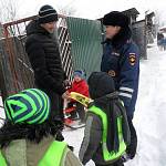 Поздравить макарьевских водителей на дороги вышел детсадовский патруль