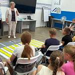В Великом Новгороде с участием сенатора Российской Федерации прошли интерактивные встречи по обучению детей навыкам безопасного поведения на дорогах